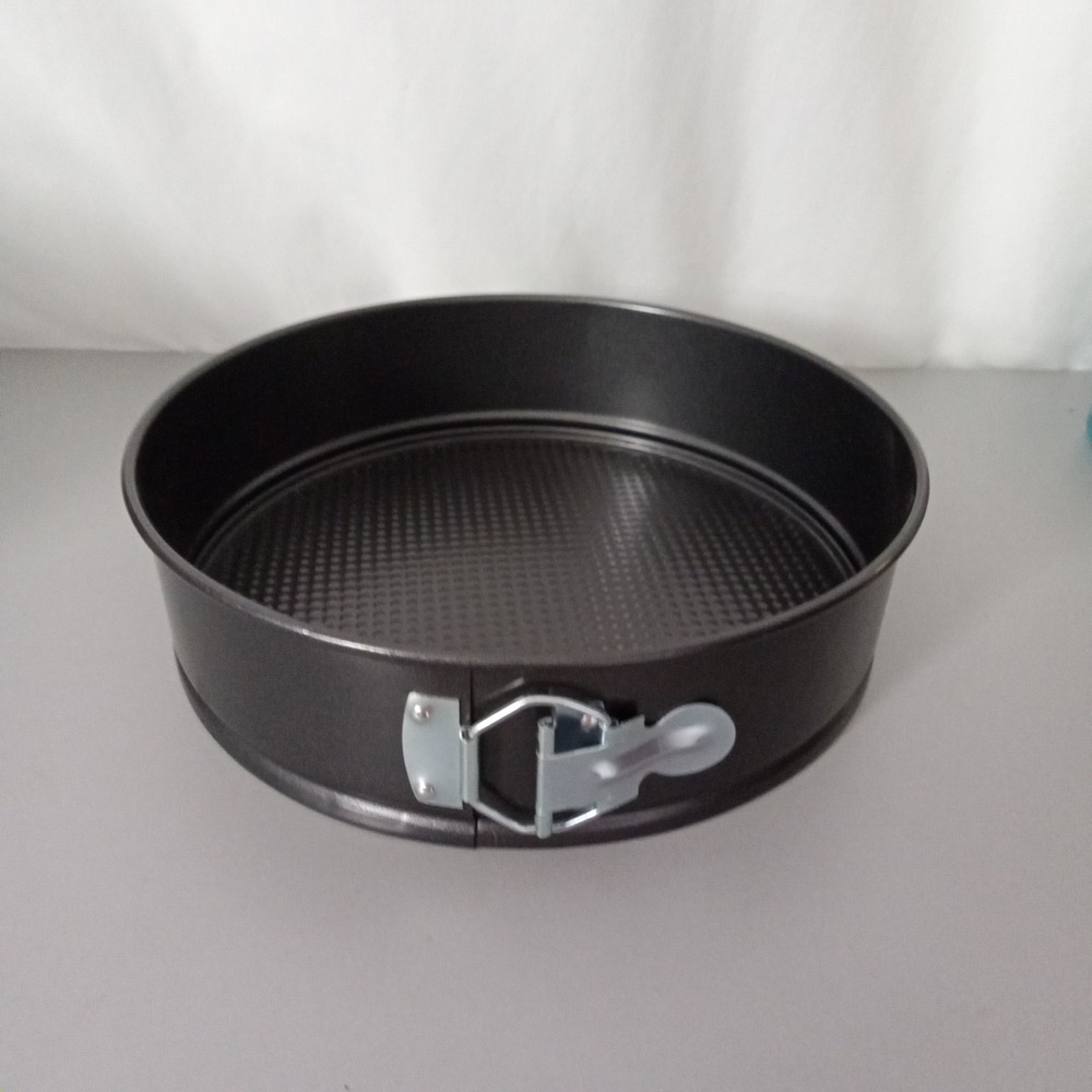 Round 9.5 Inch Non-Stick Springform Pan Charcoal Gray Textured Bottom Bakeware